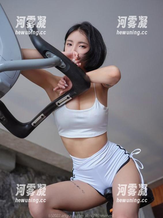 Hyoyeon(김효연)夏天高清图集！满满的泳衣福利，注意不要被海风风光了！
