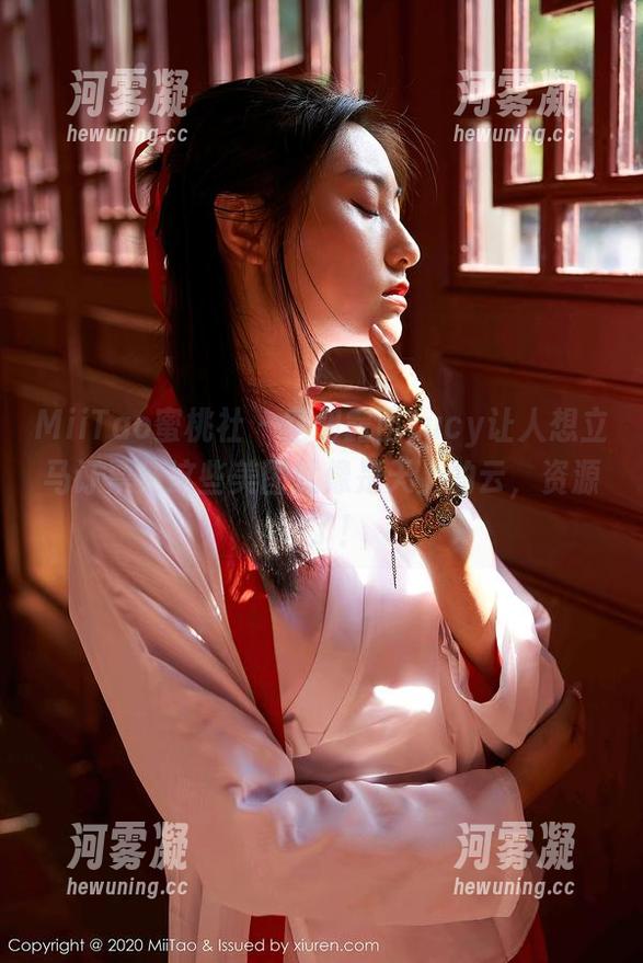 MiiTao蜜桃社 - 空姐露西Lucy让人想立马订票！这些美图就像是天上的云，资源绝了！