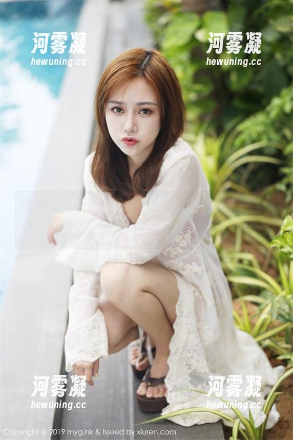 MyGirl美媛馆 - 王馨瑶yanni精选：黑白之间，快看这脸比白纸还白！