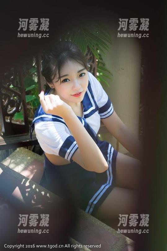 QingDouKe青豆客 - 黑丝写真集，梦娜Vanessa这回又来了，分享她如何优雅地成为“丝袜担当”！