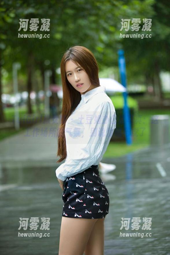 TuiGirl推女郎 - 土豆姐办公室写真：这工作场所的气氛，别说情绪马虎了