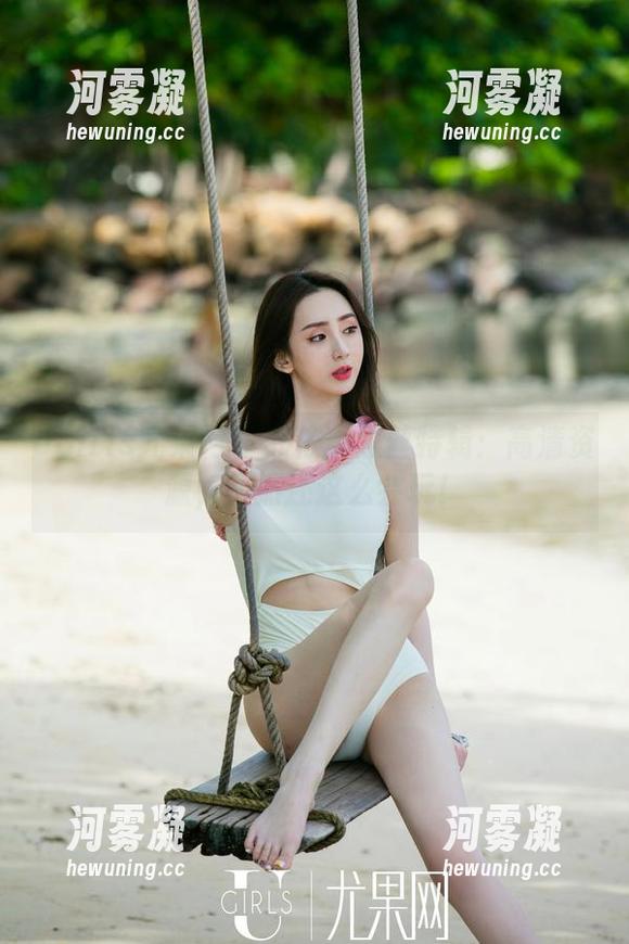 UGirls尤果网 - 乔依琳黑丝特辑：高清资源，居然还这么会玩！