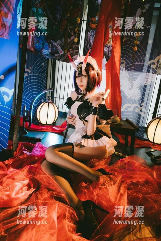Vams子的兔女郎自拍作品，立马让我联想到胡萝卜和派对！