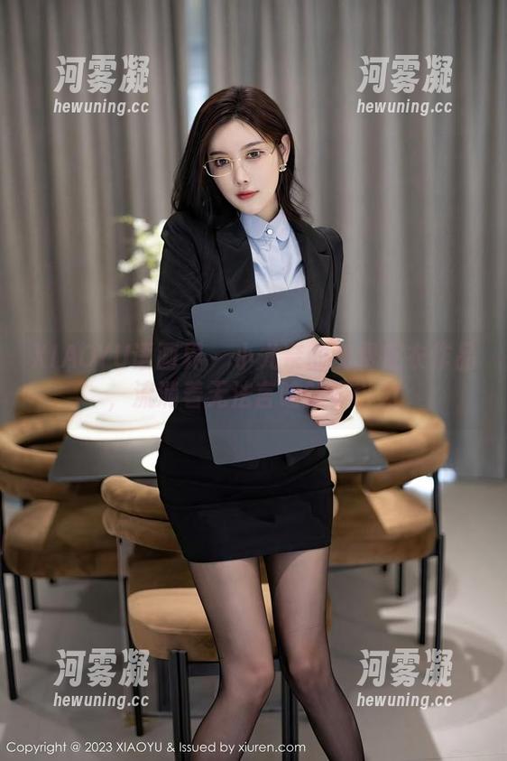 XIAOYU语画界 - 小尤奈的免费皮衣作品，流淌着无法言喻的吸引力