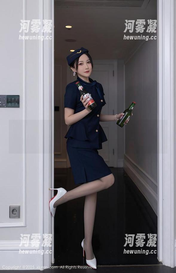 Xiuren秀人网 - 让眼睛过瘾，张庭蓉天台高清分享的不羁与优雅