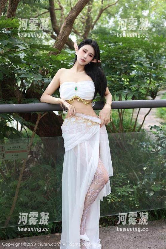 Xiuren秀人网 - 毫无压力，林文文女王的精选图片尽显风范，画面太美了。