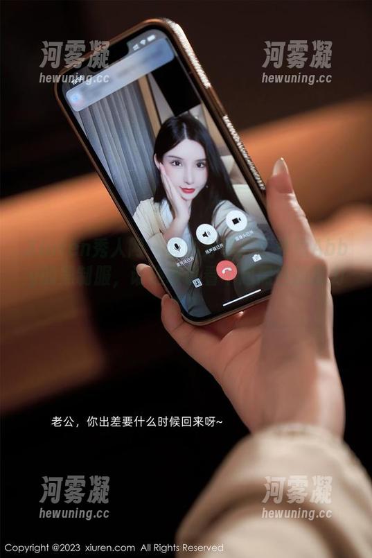 Xiuren秀人网 - 套图分享：王乔恩Abby的黑制服，谁还敢说看不起黑色的魔力呢？