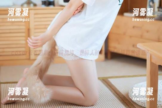 coser衣衣图集：清纯加持，是醉人的错觉还是纯粹的诱惑？
