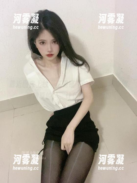 最近图库上线“倦倦喵”的女孩，温柔得像初夏的风，让你头脑发懵呀