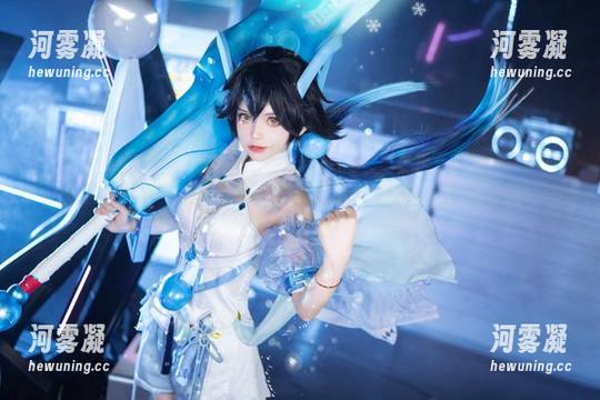 六二二同学的写真时间，套装搭也是一种高难度的cos。