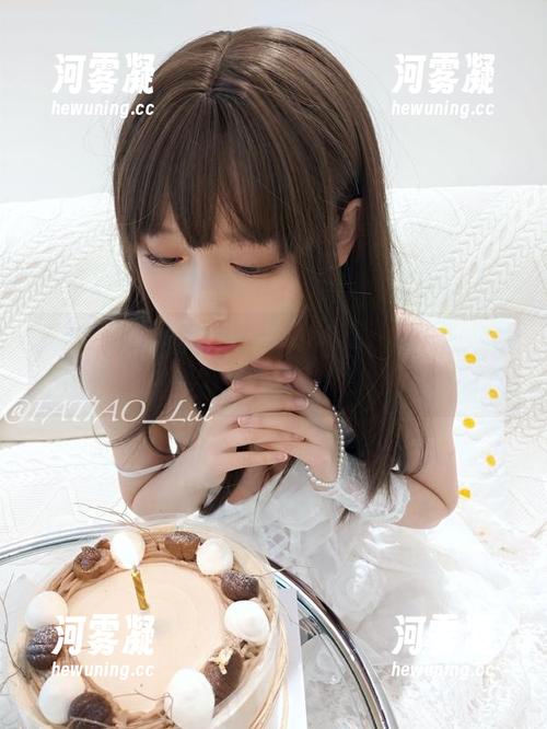 不只职场美丽，发条少女yoki的职业装福利写真让人想多想少