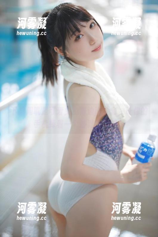 下载周叽是可爱兔兔海边jk全套，让你的手机捧着一个沙滩女神吧！