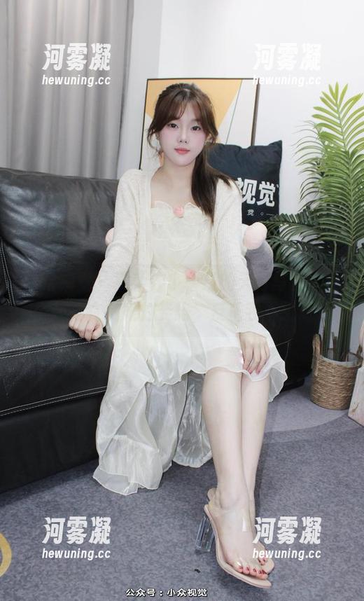 小众视觉 - 更新！小薯条的天台写真，谁还会在乎她的姿势，反正我不想动