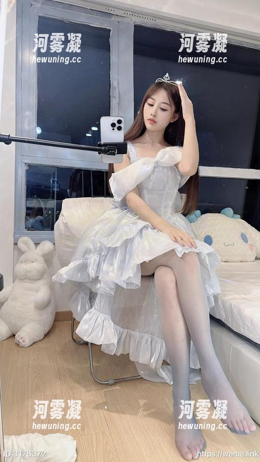 微密圈 - 小萌子的高清睡衣大片，谁能抵挡这么“随性”的魅力呢？