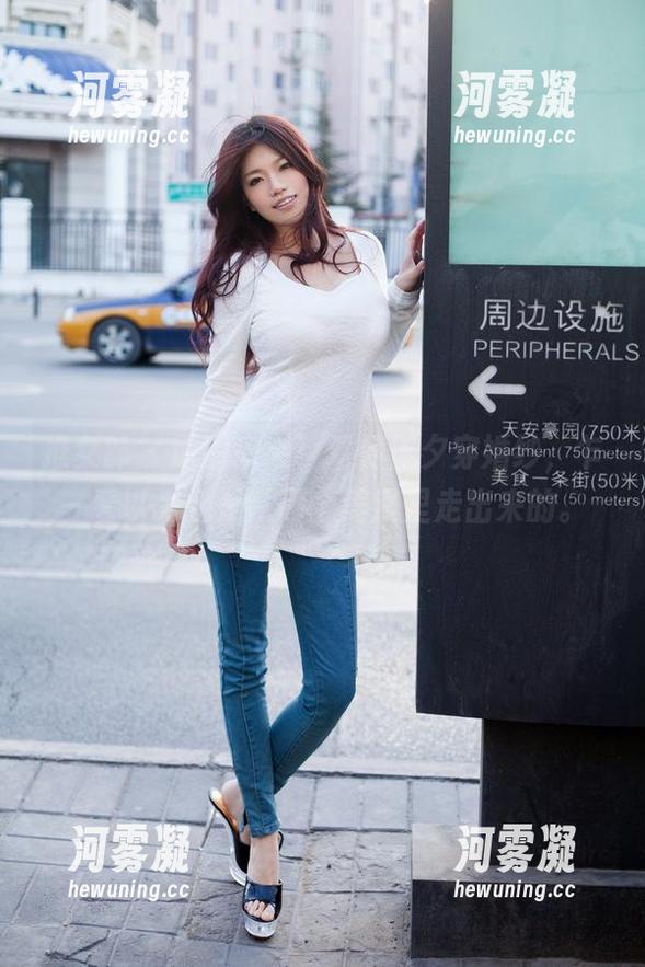 推女郎 - 原图来袭！看何何夕穿婚纱，乍一看以为她是从哪个美漫里走出来的。