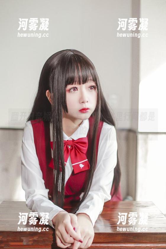 翻开日奈娇的秘书写真集，字里行间都是高清的诱惑