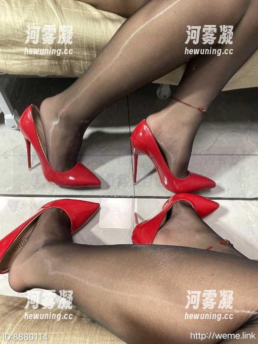 微密圈 - 又是桃沢樱呀，一波新的内衣分享，真让人好奇这是自信还是招摇。