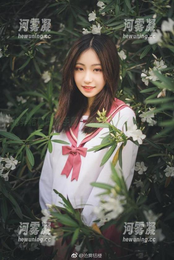 沧霁桔梗的水手服：你敢挑战这片‘看海’的设定吗？