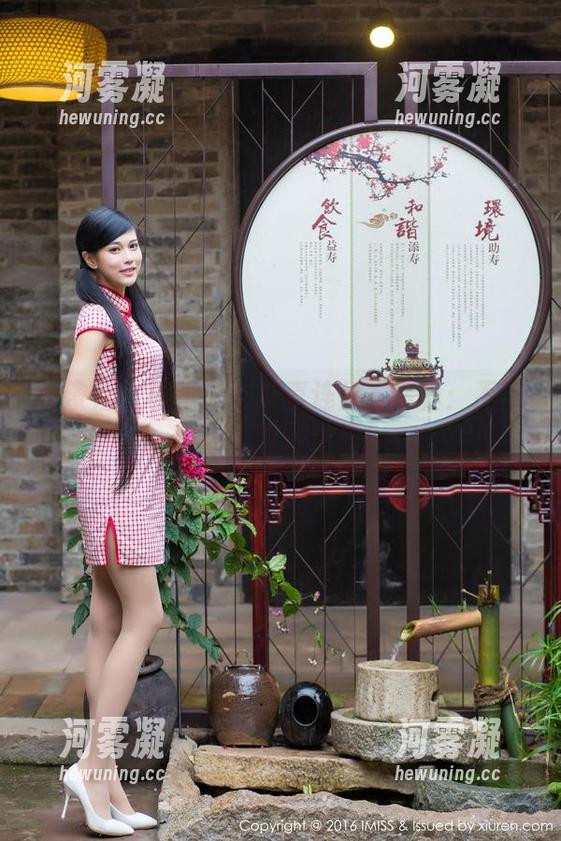 爱蜜社 - 李李七七喜喜连体衣写真：不下载你可能会后悔！