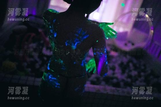 一起翻开甜糖大魔王的女仆图集，分享这份无法言喻的甜蜜吧！