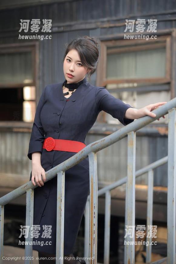 秀人网 - 娜娜baby的旗袍私拍：这身材严格来说不算得体，不过，谁在乎呢？艺术嘛，重要的是氛围！