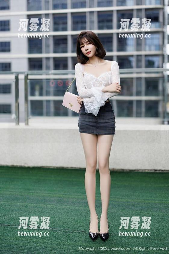 秀人网 - 糯美子MINIbabe送你高跟鞋美图，下载了，好奇心可得自负责任哟！