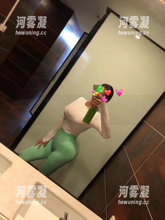 微密圈 - 童小芯说：穿上白衬衫是意外的写真合集
