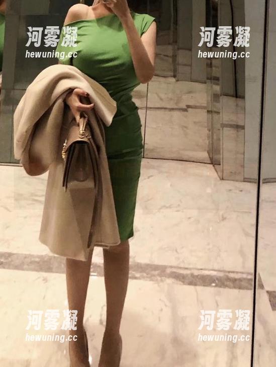微密圈 - 童小芯的写真，散图与我的灵魂深深对视。
