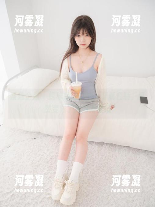 紧急企划 - 绣球色的小婕，穿着套装，竟然变成了我的新壁纸