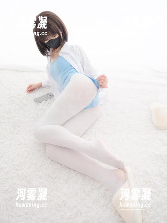 紧急企划 - 见希w最新户外作品，原图给你，注意她的姿势，像是“快来一起野炊”！