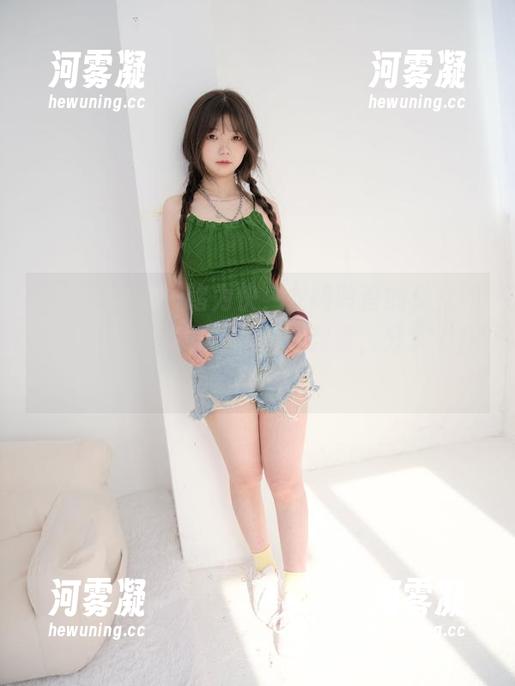 紧急企划 - 一睹为快，龙崎聆音的兔女郎最新作品，竟敢让我这样羡慕，分享时间到！