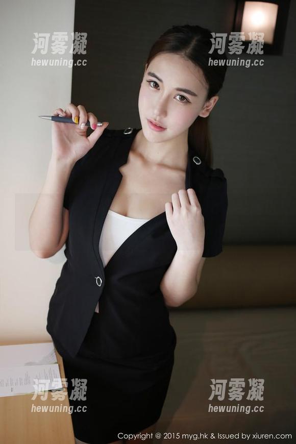 美媛馆 - 水手服下的徐微微mia，原图也在尽力向我传达一份海的清新