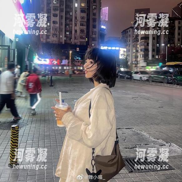cos精选：舞小喵户外的她，竟然长这样，这很有意思