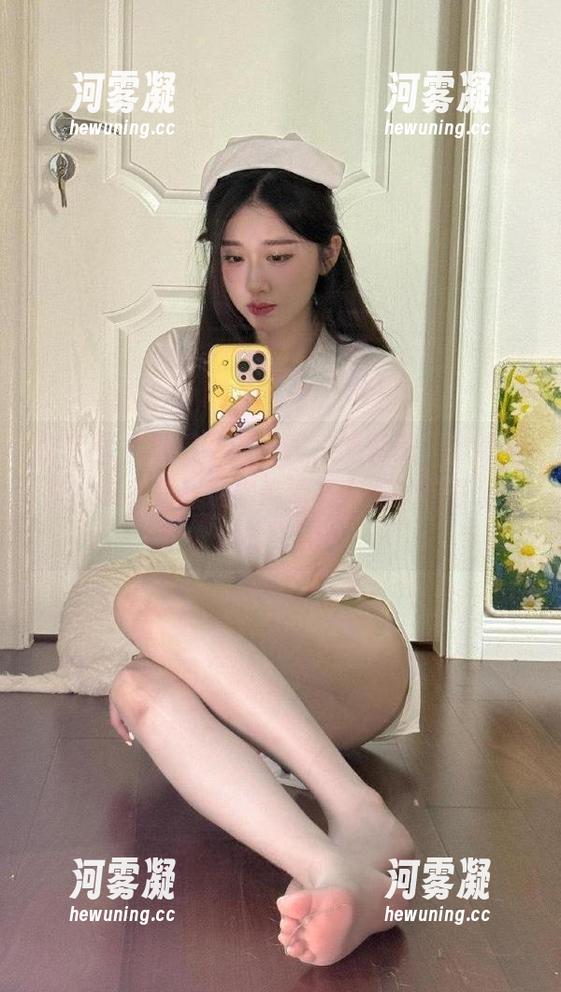 微密圈 - 私底下的开朗，光彩照人的黑科技？等我找找这组高清写真里的轩子巨2兔的学姐！