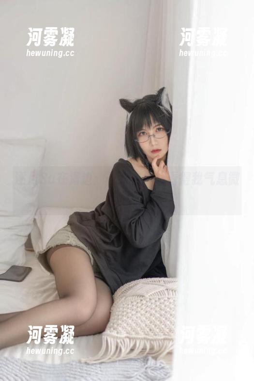 逐月Su在海边：一幅作品，看得我气息微微混乱