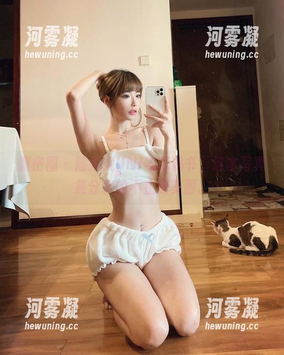 微密圈 - 陈妮妮UNI与其秘书，这本写真集分享的不止是美丽。