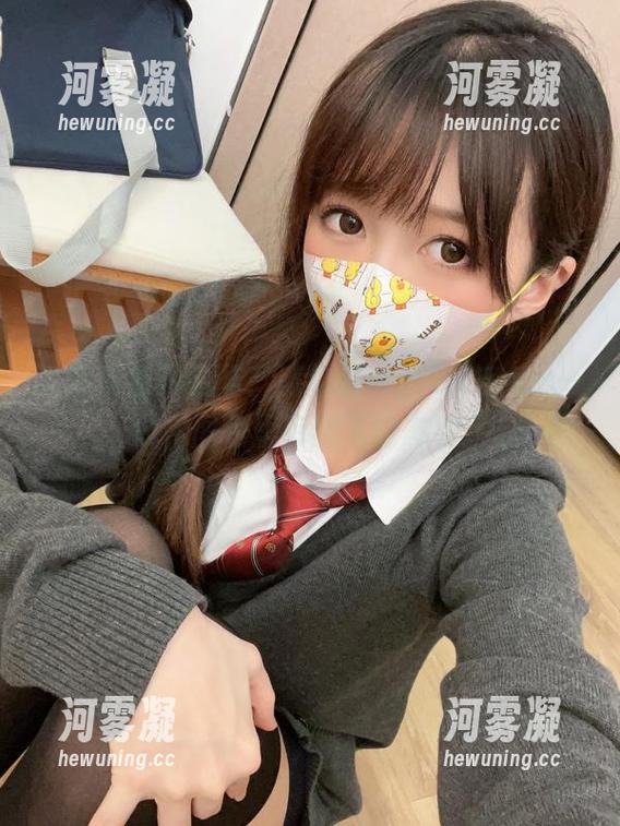 谁说皮衣只会酷？魔物喵nigisa来cos一波，图包里有腾飞的态度！